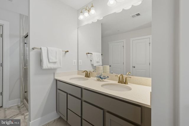 328 RIDGE RD, Washington Grove, MD 20880