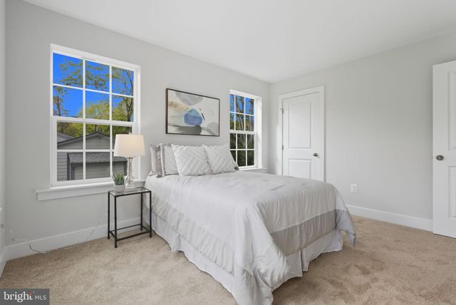 328 RIDGE RD, Washington Grove, MD 20880