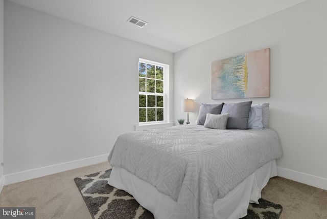 328 RIDGE RD, Washington Grove, MD 20880