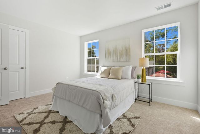 328 RIDGE RD, Washington Grove, MD 20880