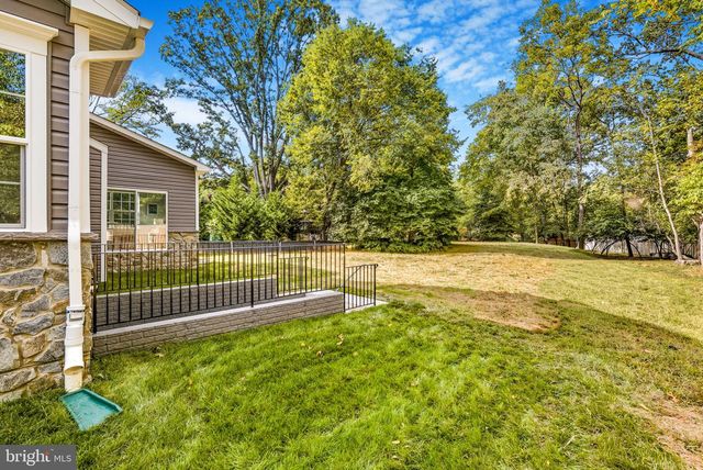 328 RIDGE RD, Washington Grove, MD 20880