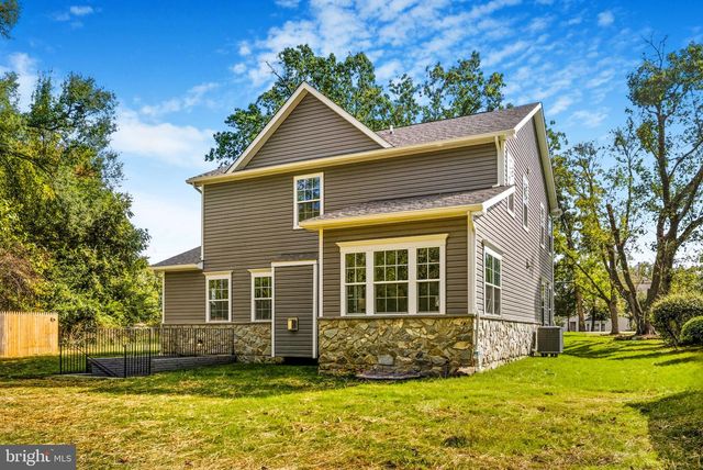 328 RIDGE RD, Washington Grove, MD 20880