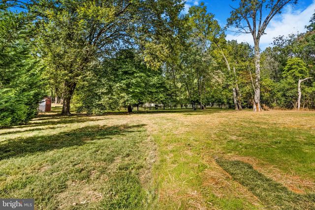 328 RIDGE RD, Washington Grove, MD 20880