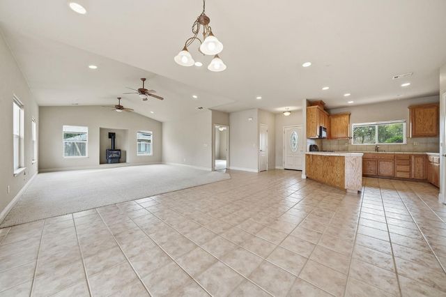 6710 Baldwin St, Valley Springs, CA 95252