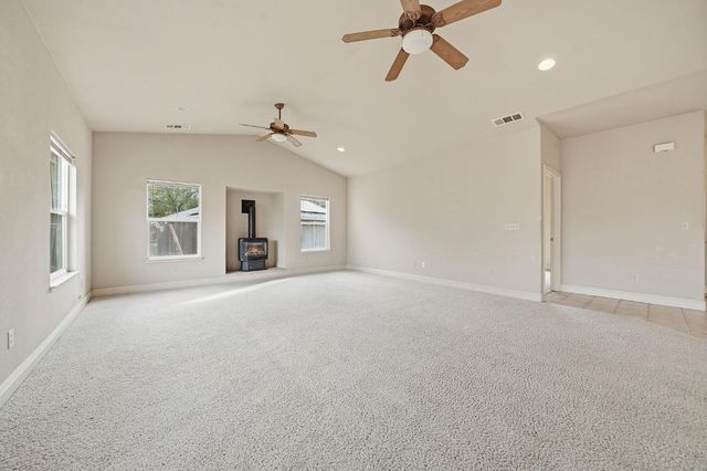 6710 Baldwin St, Valley Springs, CA 95252