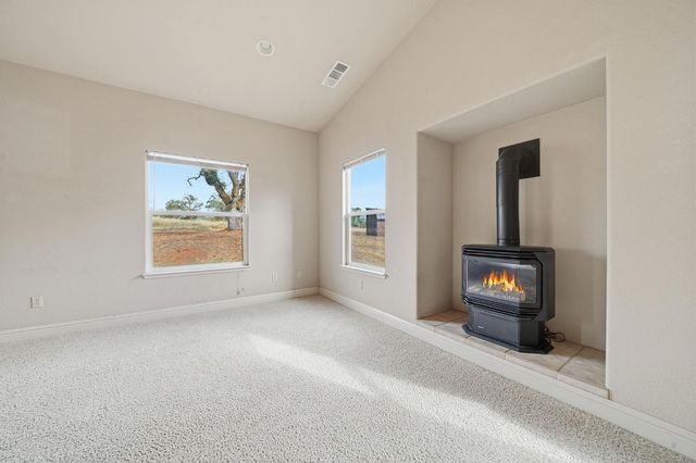 6710 Baldwin St, Valley Springs, CA 95252