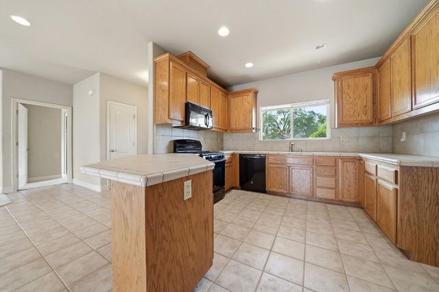 6710 Baldwin St, Valley Springs, CA 95252