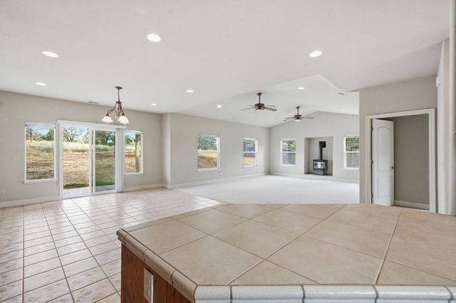 6710 Baldwin St, Valley Springs, CA 95252