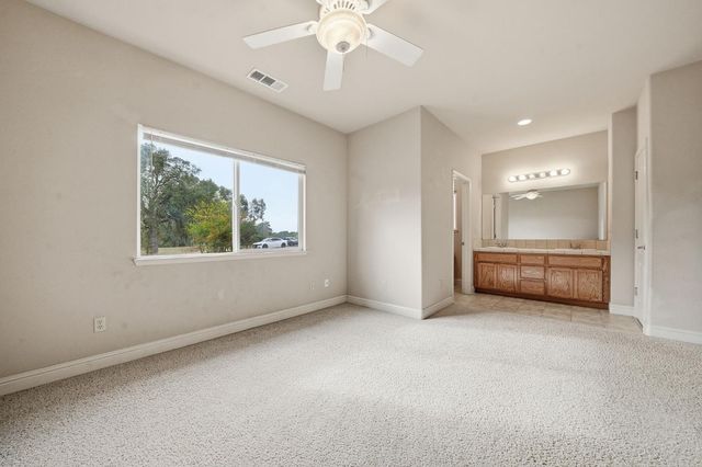 6710 Baldwin St, Valley Springs, CA 95252