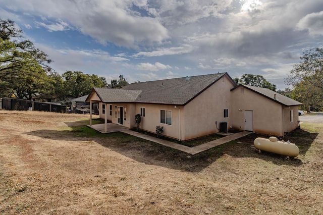 6710 Baldwin St, Valley Springs, CA 95252