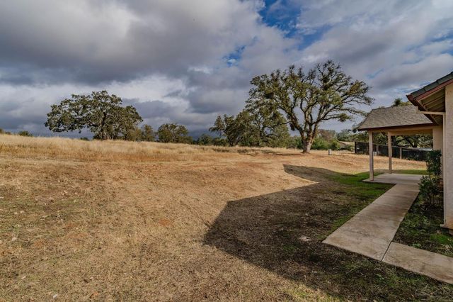 6710 Baldwin St, Valley Springs, CA 95252