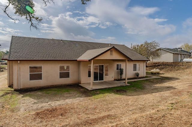 6710 Baldwin St, Valley Springs, CA 95252