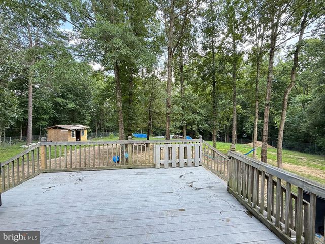 5801 CAMBRIDGE DR, Fredericksburg, VA 22407