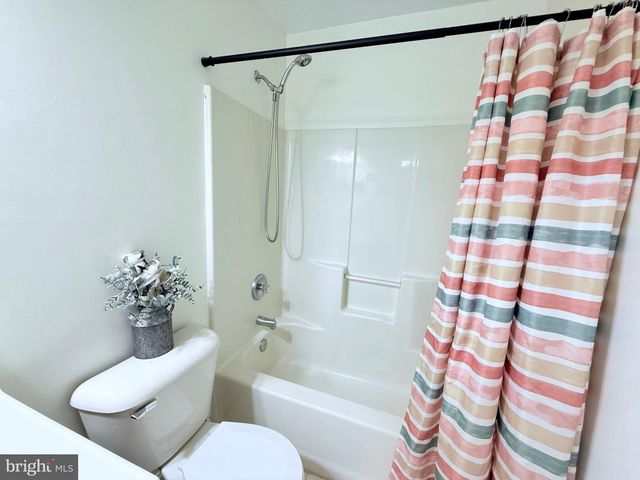 5801 CAMBRIDGE DR, Fredericksburg, VA 22407