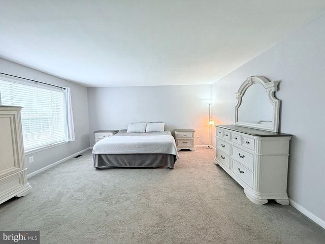 5801 CAMBRIDGE DR, Fredericksburg, VA 22407