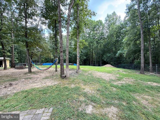 5801 CAMBRIDGE DR, Fredericksburg, VA 22407