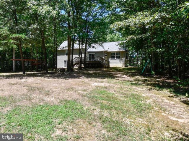 5801 CAMBRIDGE DR, Fredericksburg, VA 22407