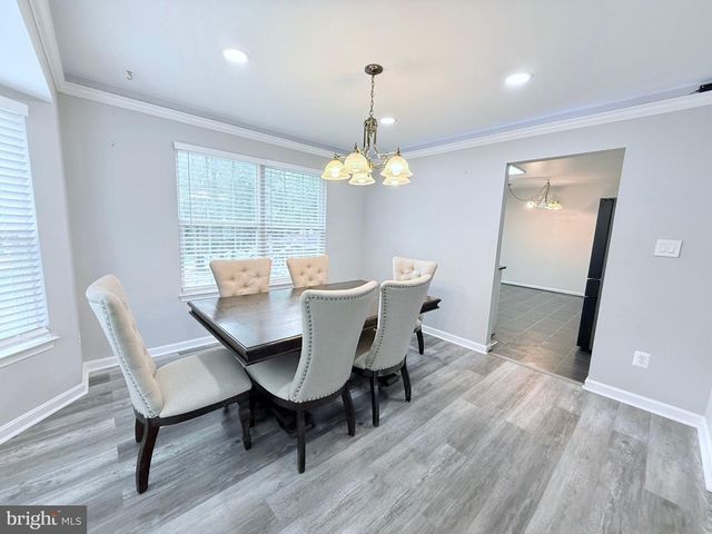 5801 CAMBRIDGE DR, Fredericksburg, VA 22407