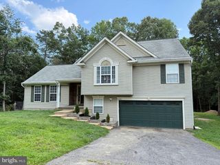 5801 CAMBRIDGE DR, Fredericksburg, VA 22407