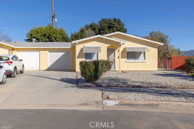 2124 San Padre, Hemet, CA 92545