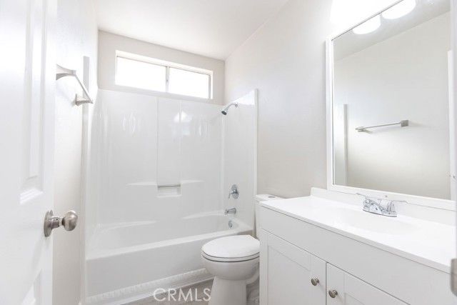 2124 San Padre, Hemet, CA 92545