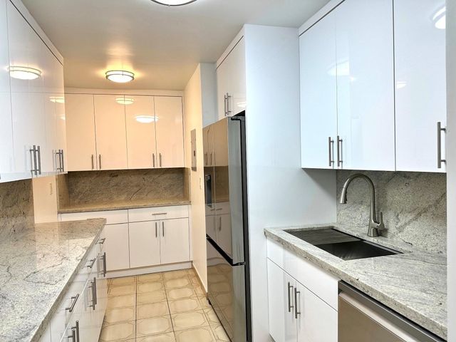 7355 W 4th Avenue 215, Hialeah, FL 33014