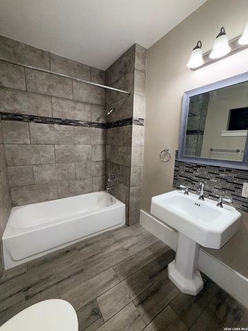 202 Hunstock, San Antonio, TX 78210