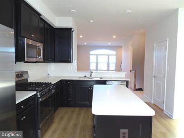 1024 TRESTLE DR, Fredericksburg, VA 22401