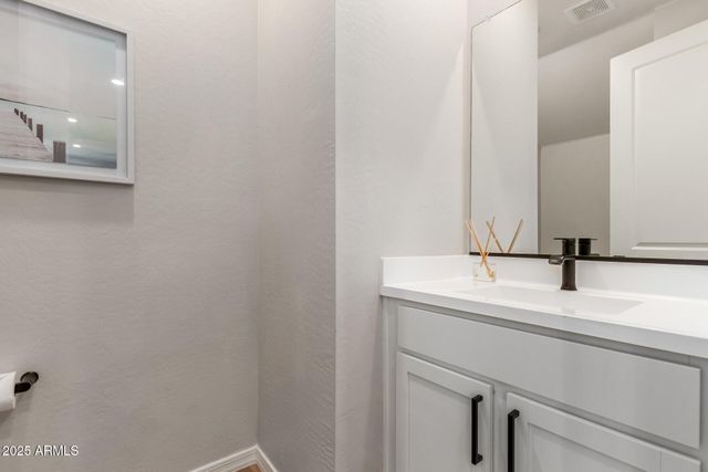 283 E BALSAM Drive, Chandler, AZ 85286