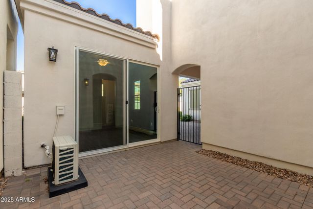 283 E BALSAM Drive, Chandler, AZ 85286