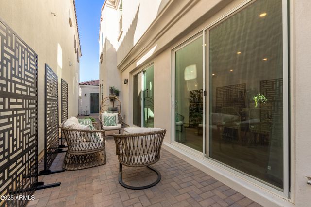 283 E BALSAM Drive, Chandler, AZ 85286