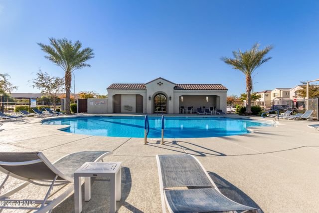 283 E BALSAM Drive, Chandler, AZ 85286