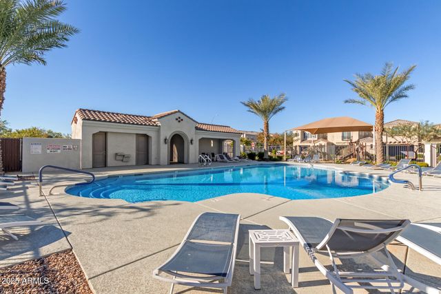 283 E BALSAM Drive, Chandler, AZ 85286