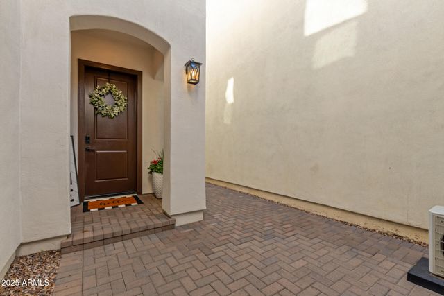 283 E BALSAM Drive, Chandler, AZ 85286