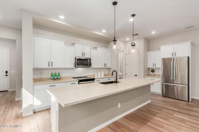 283 E BALSAM Drive, Chandler, AZ 85286