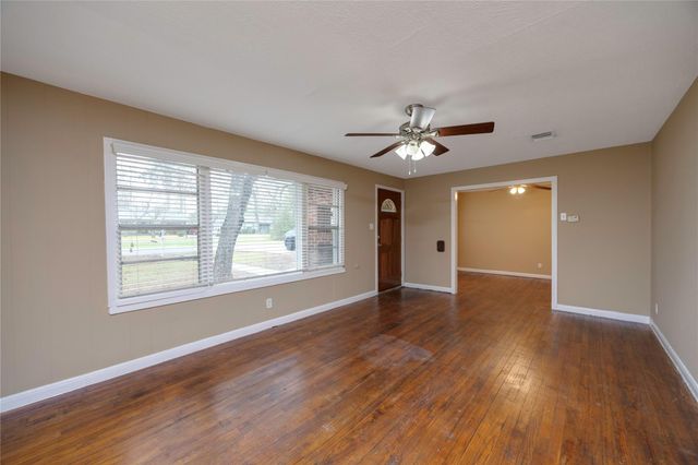 304 Harris Boulevard, Conroe, TX 77301