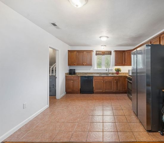 18 Edinboro, Brockton, MA 02301