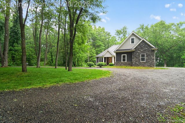 790 Grange Hall Road, Groveland Township, MI 48462