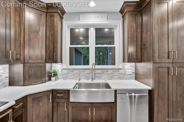790 Grange Hall Road, Groveland Township, MI 48462