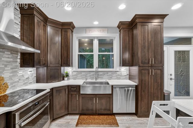 790 Grange Hall Road, Groveland Township, MI 48462