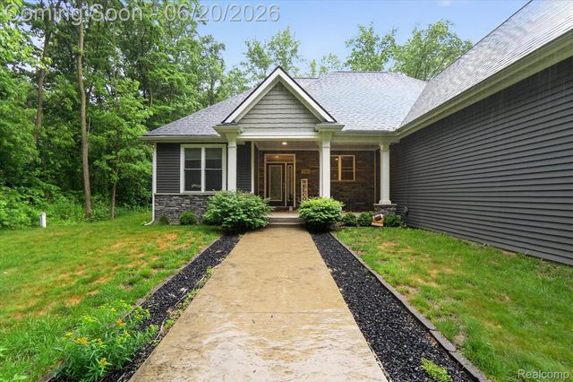 790 Grange Hall Road, Groveland Township, MI 48462