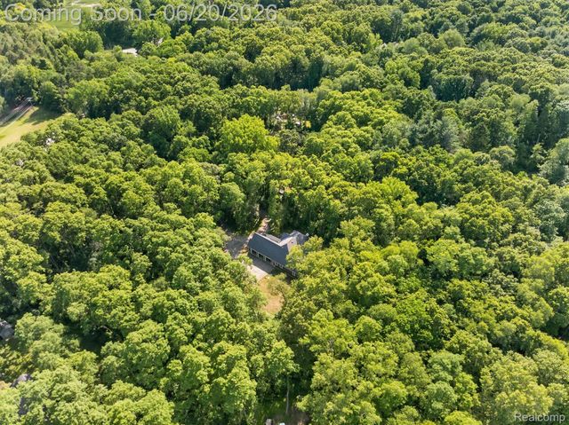 790 Grange Hall Road, Groveland Township, MI 48462