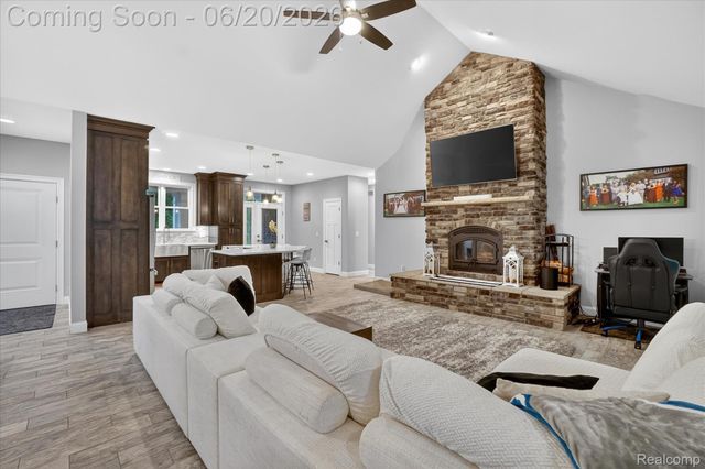 790 Grange Hall Road, Groveland Township, MI 48462