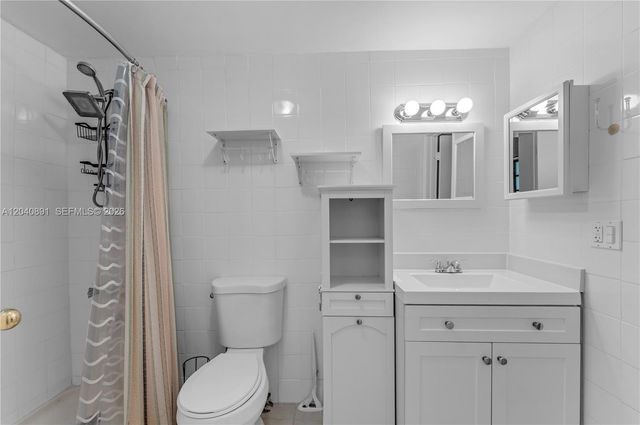6860 SW 18th St, Miami, FL 33155