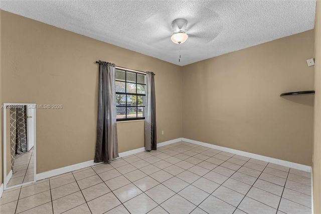 6860 SW 18th St, Miami, FL 33155