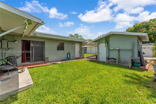 6860 SW 18th St, Miami, FL 33155