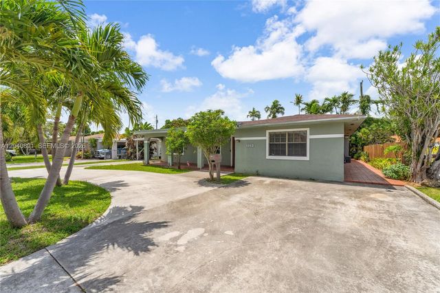6860 SW 18th St, Miami, FL 33155