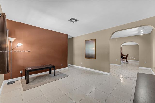 6860 SW 18th St, Miami, FL 33155