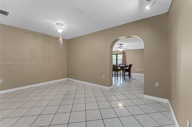 6860 SW 18th St, Miami, FL 33155