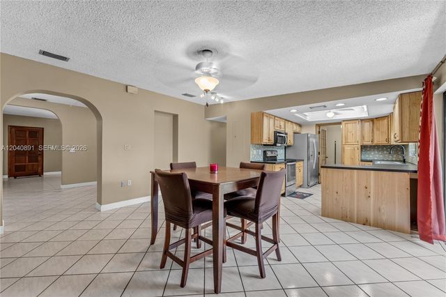 6860 SW 18th St, Miami, FL 33155